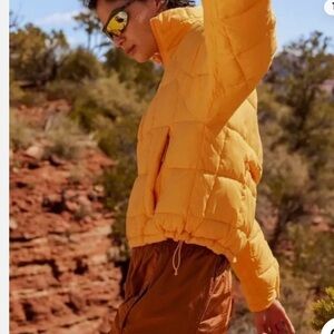 NEW💛HALFDAYS Nellie Puffer packable Jacket in creamsicle $225